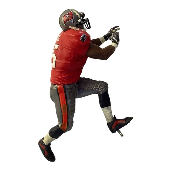 Tampa Bay Buccaneers Derrick Brooks Figurine #55 NFL Player - Picture 4 of 6
